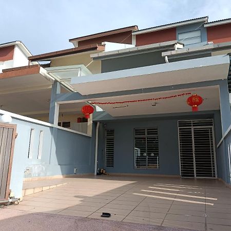 Entire Residential Home•Jia Residences Bkt Serdang沙登温暖的家 เซอรีเคมบางัน ภายนอก รูปภาพ