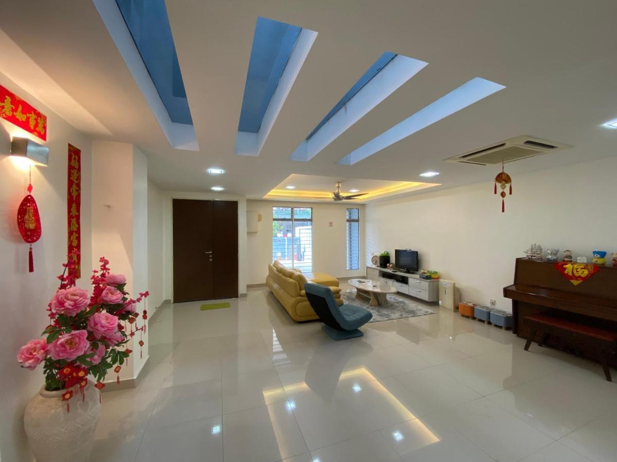 Entire Residential Home•Jia Residences Bkt Serdang沙登温暖的家 เซอรีเคมบางัน ภายนอก รูปภาพ