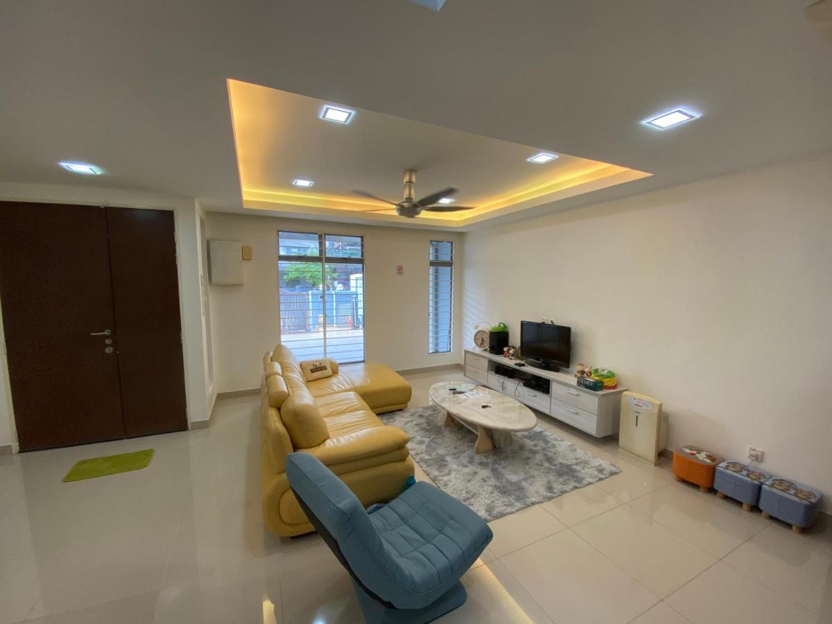 Entire Residential Home•Jia Residences Bkt Serdang沙登温暖的家 เซอรีเคมบางัน ภายนอก รูปภาพ
